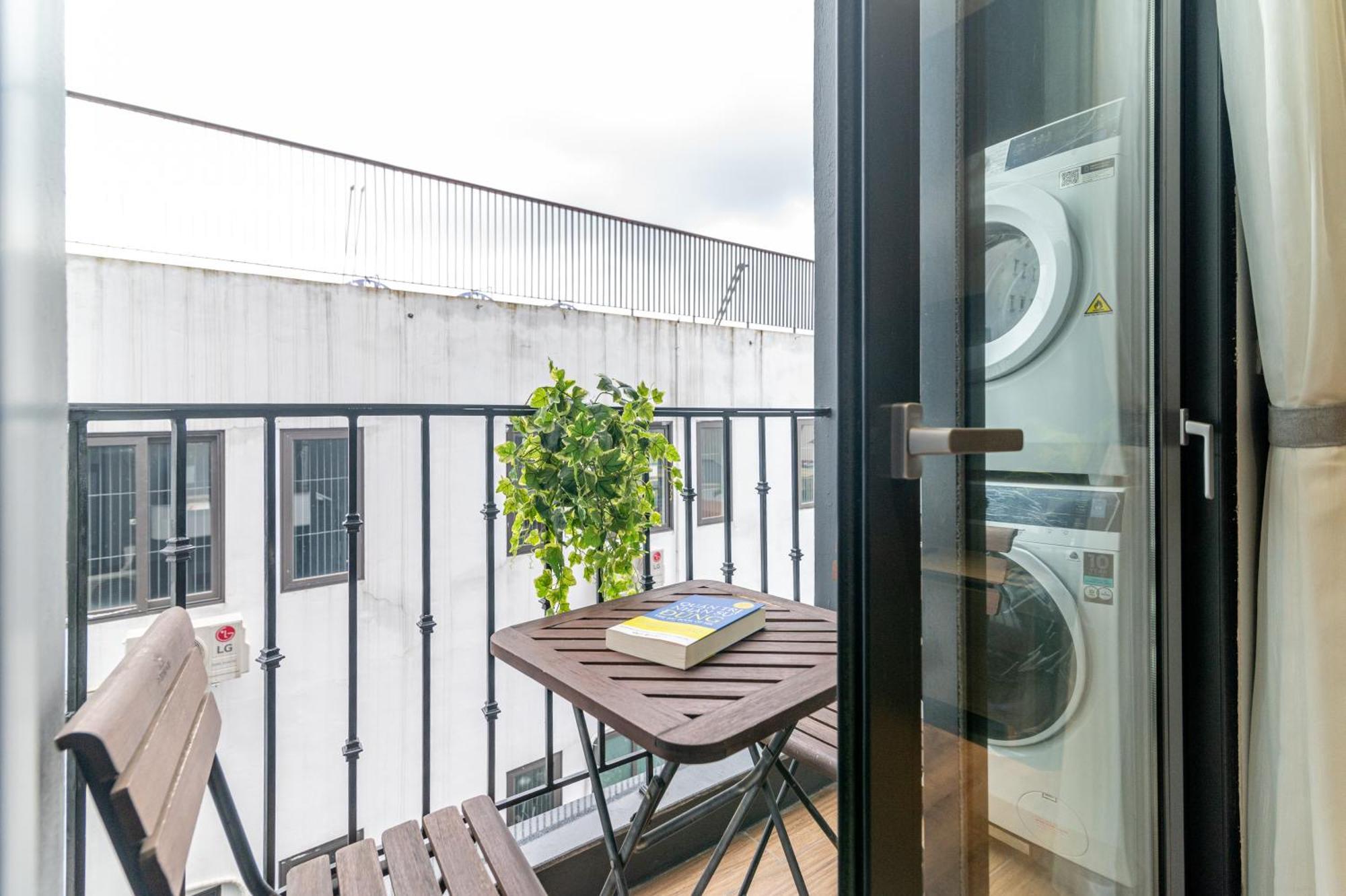 Luxe Paradise Suites Hotel To Ngoc Van Hanoi Exterior foto