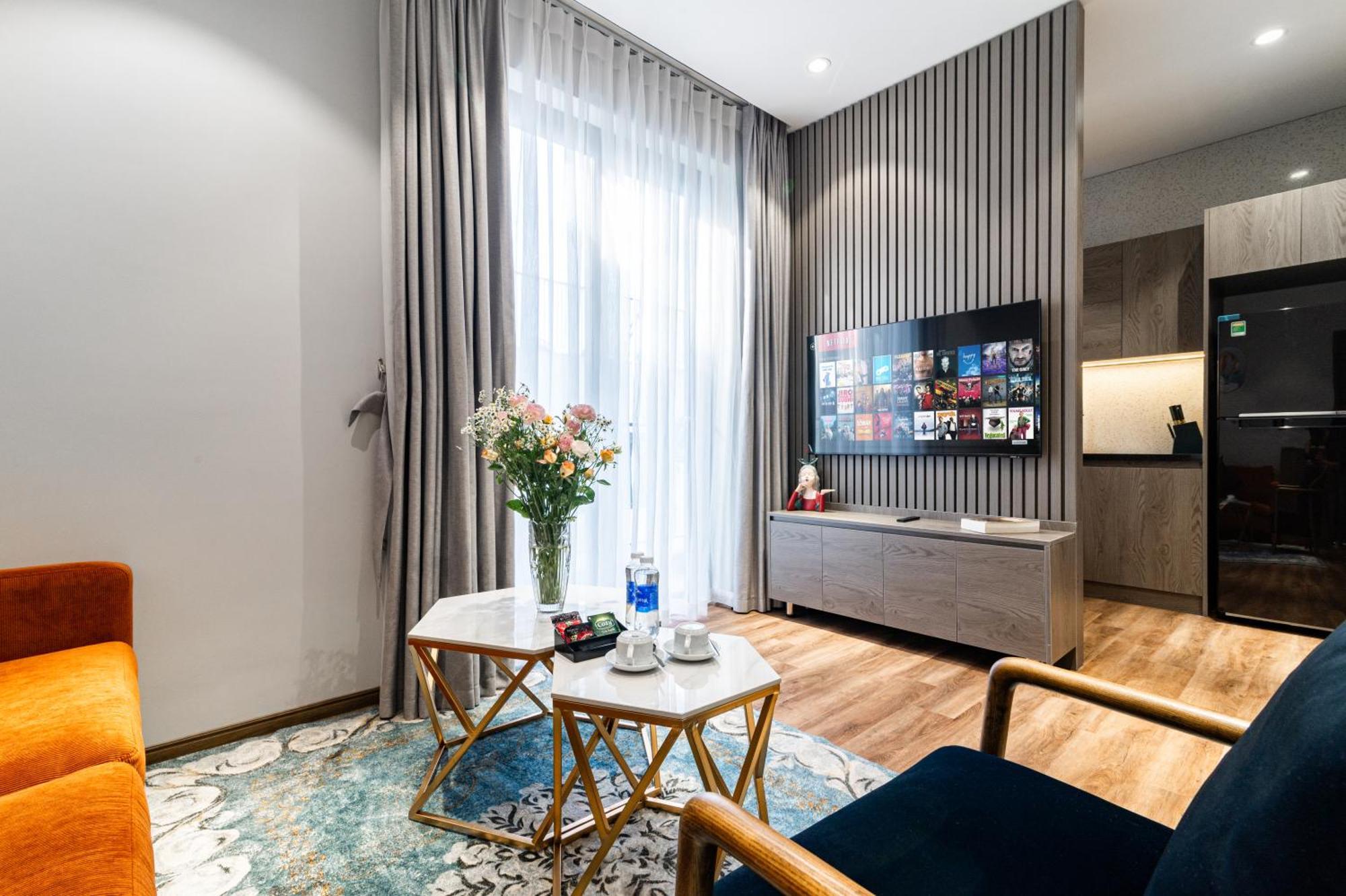Luxe Paradise Suites Hotel To Ngoc Van Hanoi Exterior foto